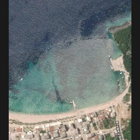 Central Himara Apartment *